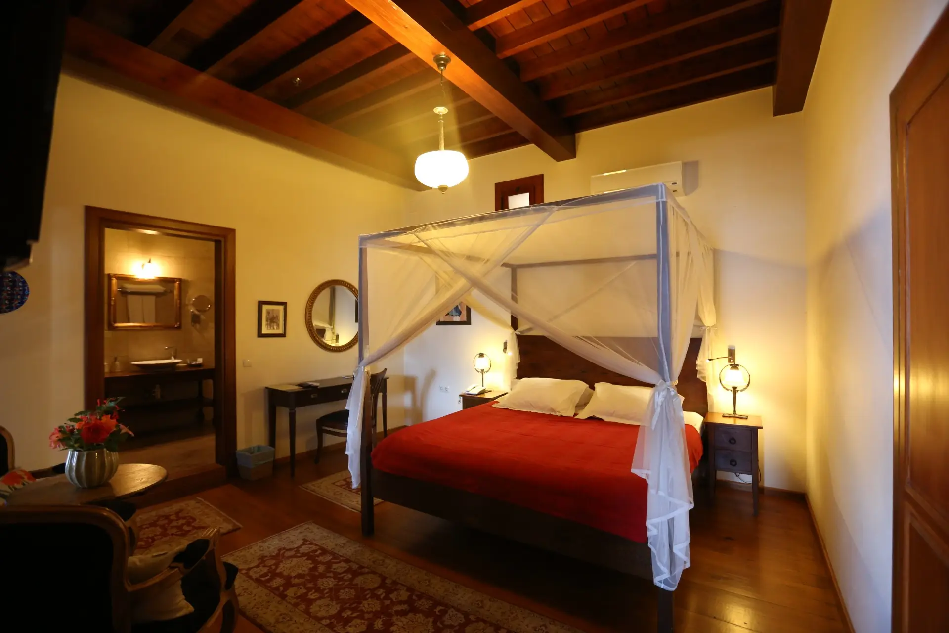 Mavi Beyaz Hotel