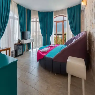 Hillcity Hotel, +16