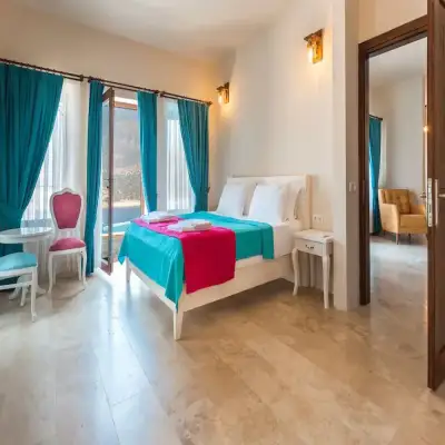 Hillcity Hotel, +16