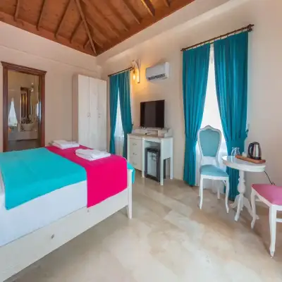 Hillcity Hotel, +16