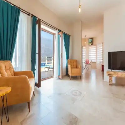 Hillcity Hotel, +16