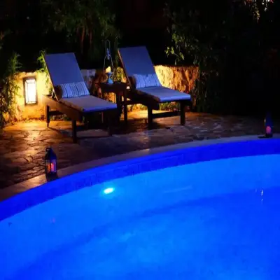 Mandarin & Mango Hotel,+12