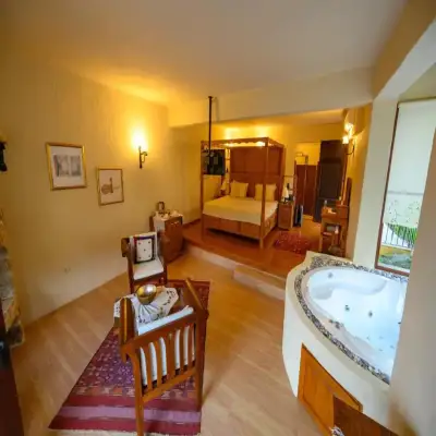 Mandarin & Mango Hotel,+12