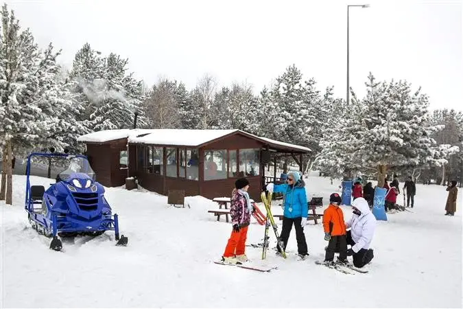 Snowdora Ski Resort Hotels & Villa