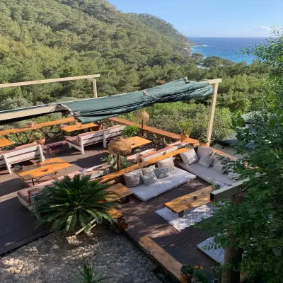 Turan Hill Lounge
