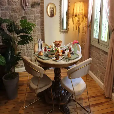 İna Cunda Art Hotel, +12