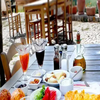 Akvaryum Otel