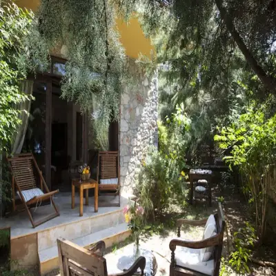 Mandarin & Mango Hotel,+12