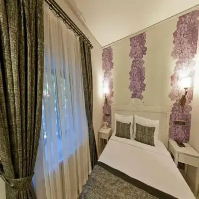 Assos Behram