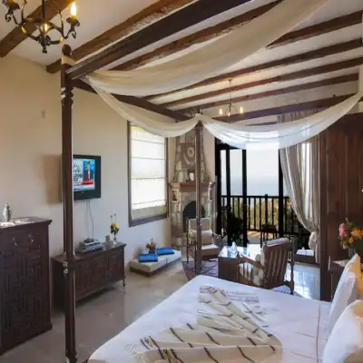 Mandarin & Mango Hotel,+12