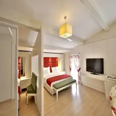 Baga Otel, +12