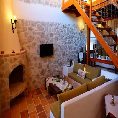 Mandarin & Mango Hotel,+12
