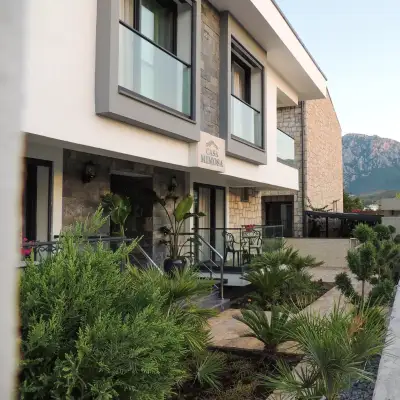 Casa Mimosa Hotel +12 & Restaurant
