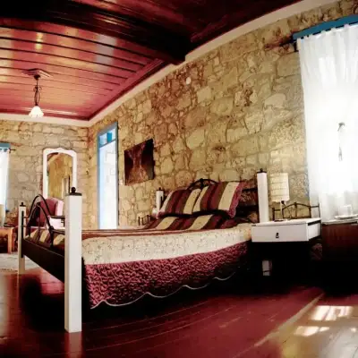Hünnaphan Hotel, Adatepe