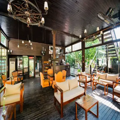 Lukkies Lodge