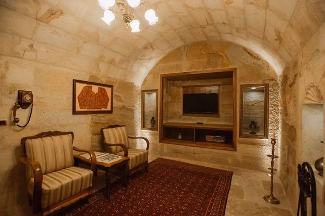 Glorious Cave Suites