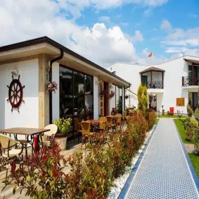 Assos Barbarossa Hotel, Kadırga Koyu