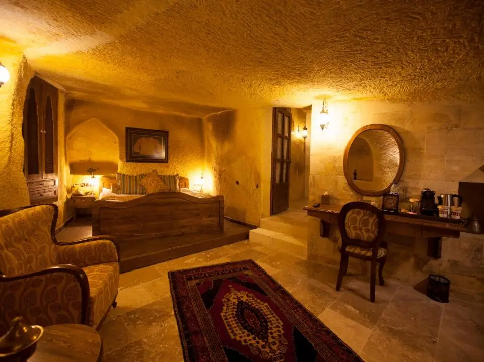 Majestic Cave Suites