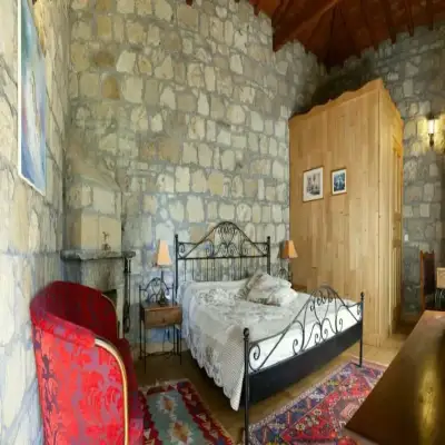Hünnaphan Hotel, Adatepe