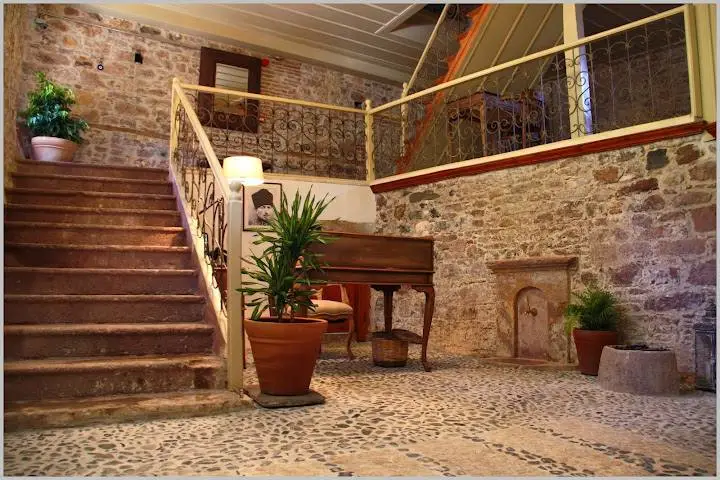 Ayvalık Macaron Konağı Yarıyıl Tatili