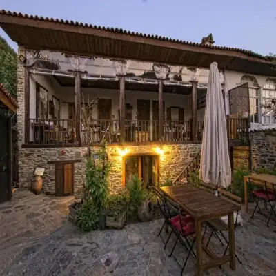 Saliha Hanım Taş Konak
