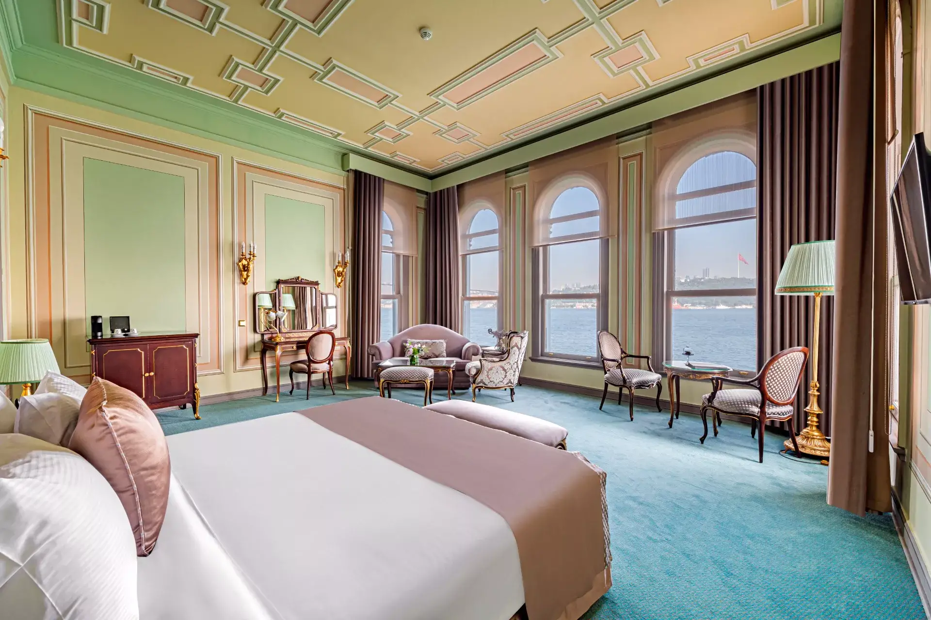 Bosphorus Palace Room