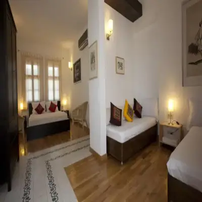 Akvaryum Otel