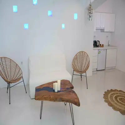 Yaso's Suites, Paşalimanı
