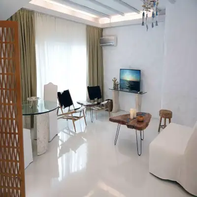 Yaso's Suites, Paşalimanı