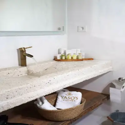 Yaso's Suites, Paşalimanı