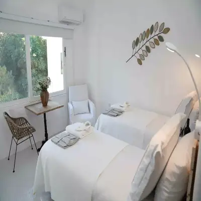 Yaso's Suites, Paşalimanı
