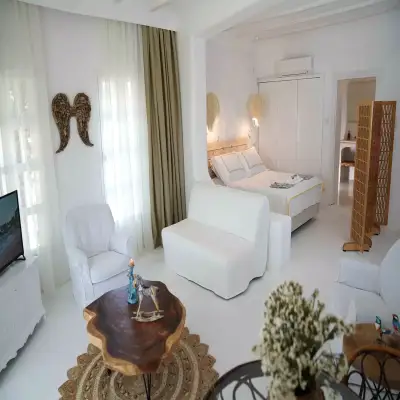 Yaso's Suites, Paşalimanı