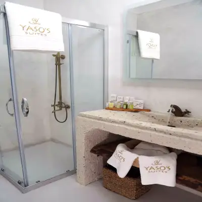 Yaso's Suites, Paşalimanı