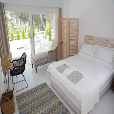 Yaso's Suites, Paşalimanı