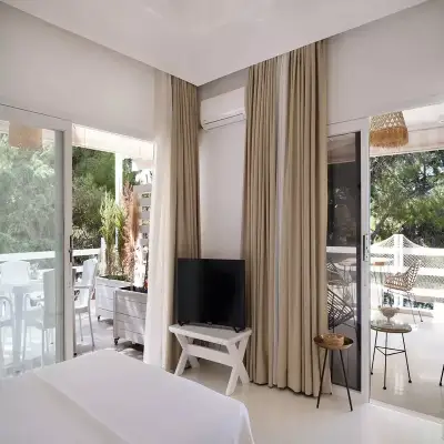 Yaso's Suites, Paşalimanı