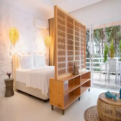 Yaso's Suites, Paşalimanı