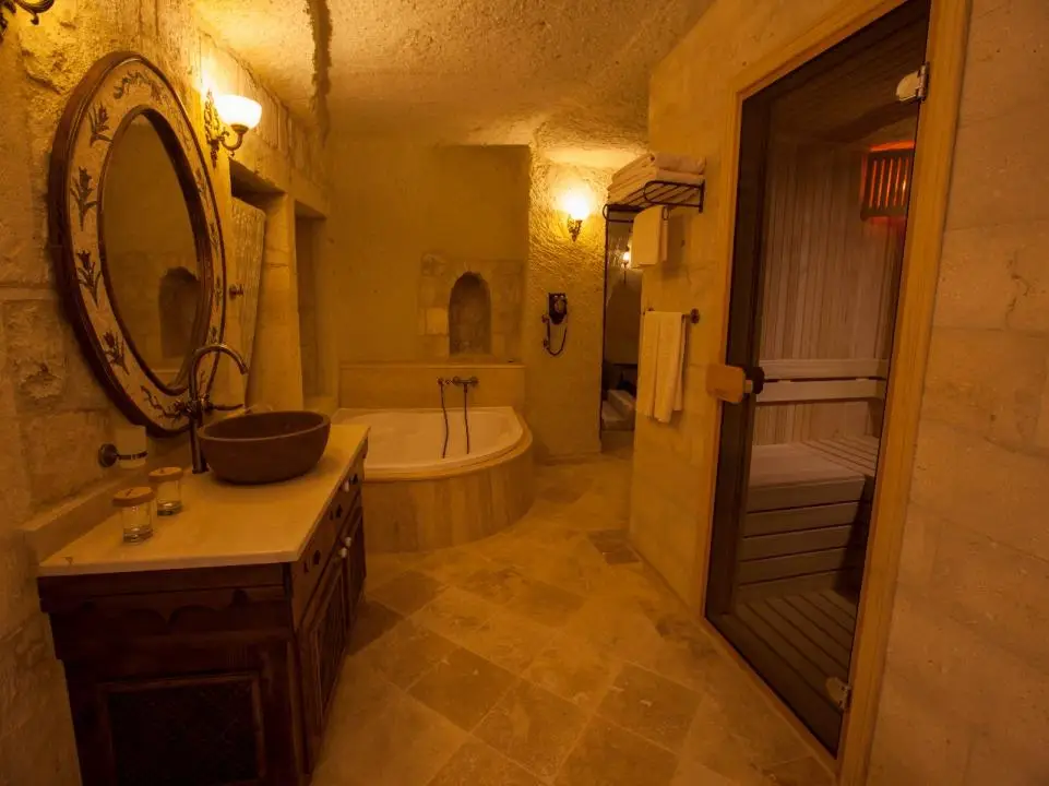 Royal Cave Suites