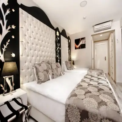 Demonti Otel