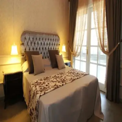 Köstem Hotel, +12