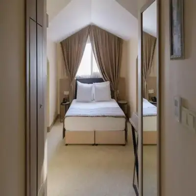 Mata Otel