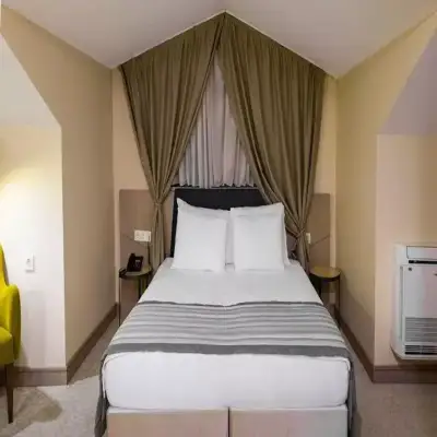 Mata Otel