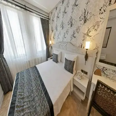 Assos Behram