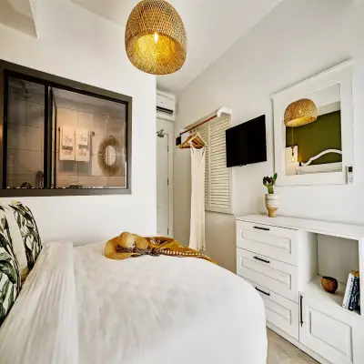 Liman Hotel, Yetişkin Oteli +15