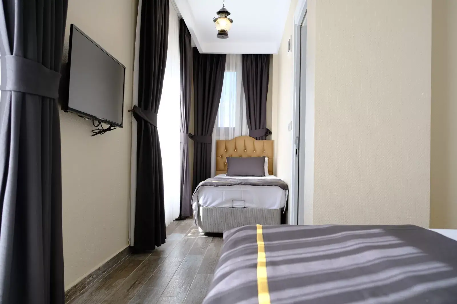 3 Kişilik Oda taş otel