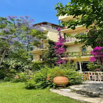Emel Pension Güzelçamlı
