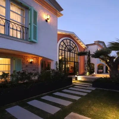 Monreve Hotel