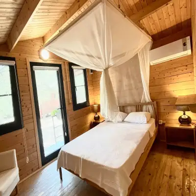 Assos Club Beyaz, +16 - Kadırga Koyu