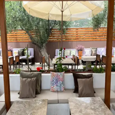 Assos Club Beyaz, +16 - Kadırga Koyu