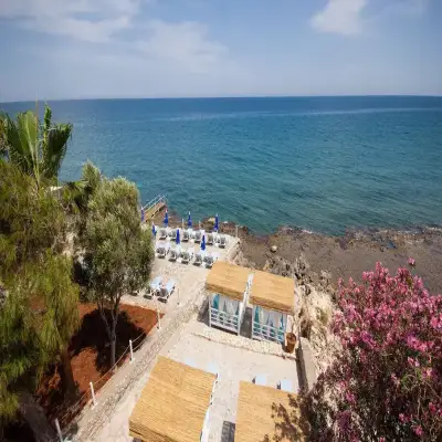 Mojo Otel Beach
