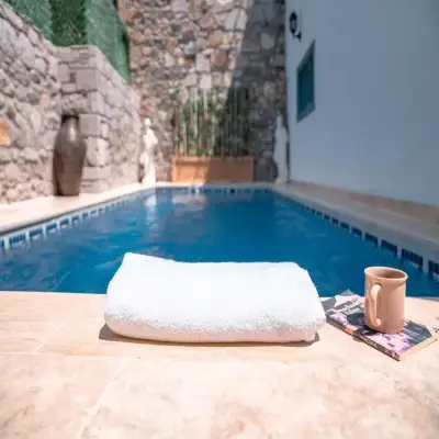 Rebetiko Luxury Hotel & Pool